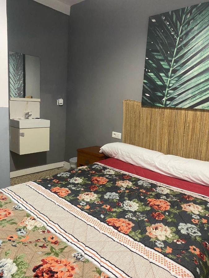 Hostal The Monkey Room Marbella Exteriör bild
