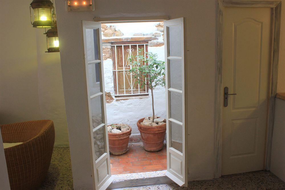 Hostal The Monkey Room Marbella Exteriör bild
