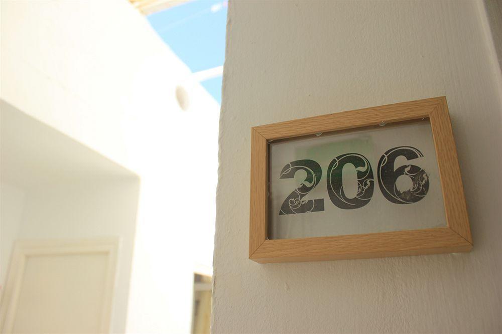 Hostal The Monkey Room Marbella Exteriör bild