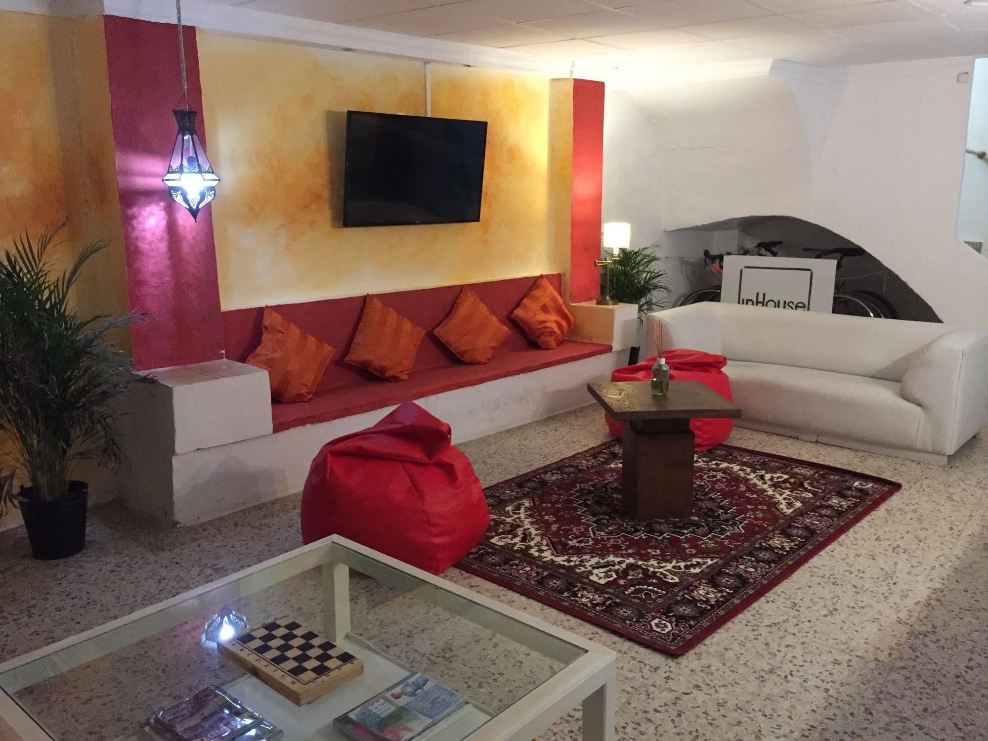Hostal The Monkey Room Marbella Exteriör bild