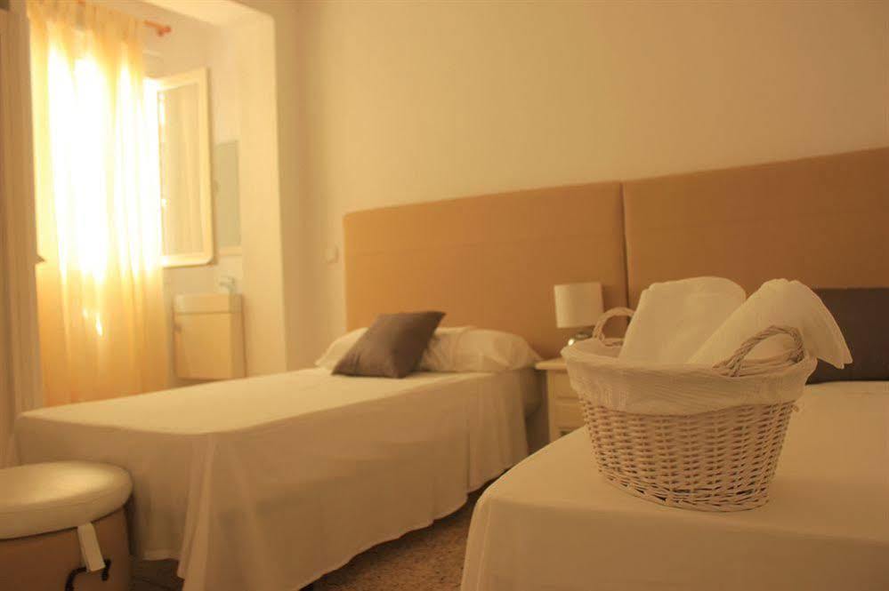 Hostal The Monkey Room Marbella Exteriör bild