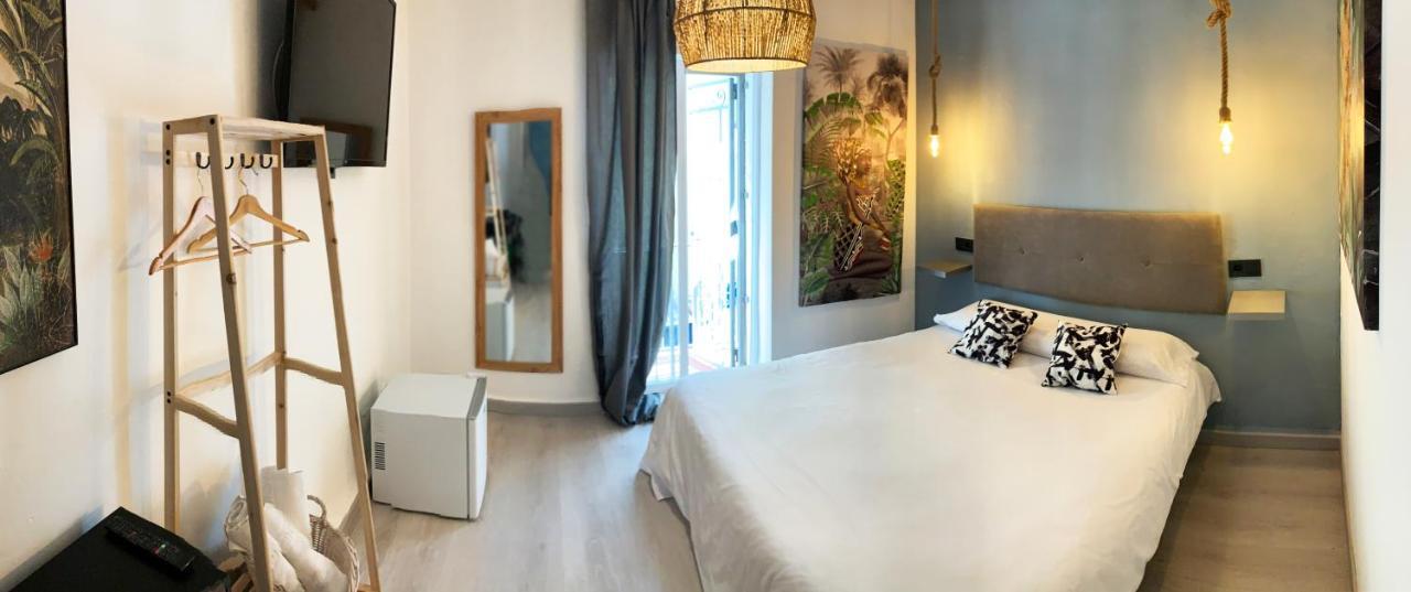 Hostal The Monkey Room Marbella Exteriör bild